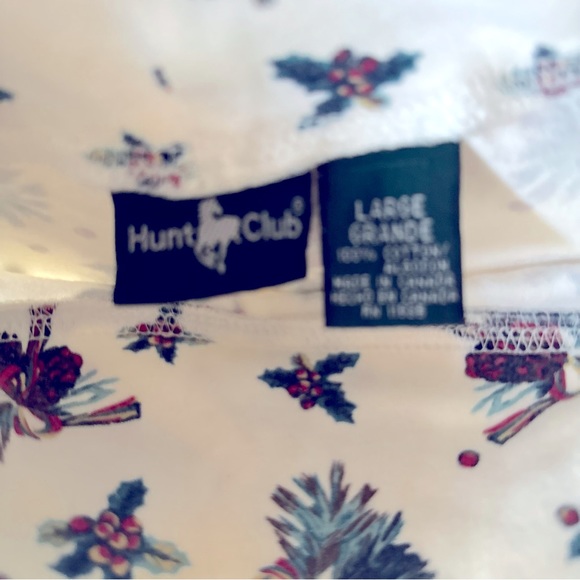 Christmas Turtleneck with Wreath Pattern. Size L - Picture 4 of 4